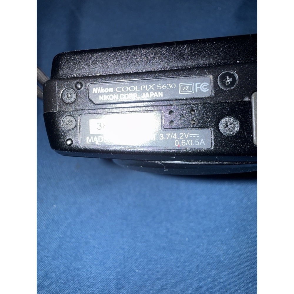 Nikon COOLPIX S630 12.0MP Compact Digital Camera Needs Battery And Charger - Picture 3 of 3